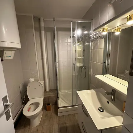 Spacious - Av De La Mediterranee - Air Conditioning - Wifi- Parking Apartment *