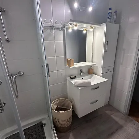 Spacious - Av De La Mediterranee - Air Conditioning - Wifi- Parking Apartment *