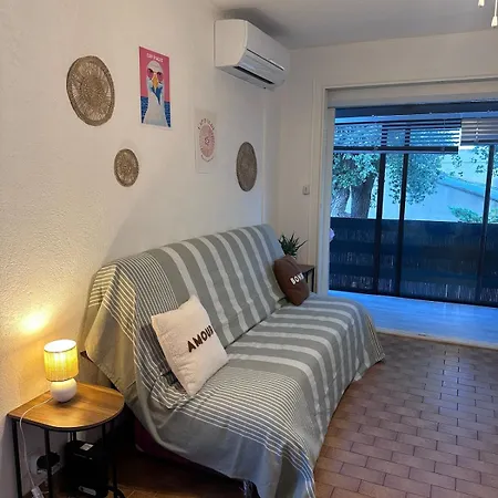 Spacious - Av De La Mediterranee - Air Conditioning - Wifi- Parking Apartment