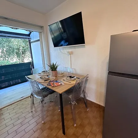 Spacious - Av De La Mediterranee - Air Conditioning - Wifi- Parking Daire