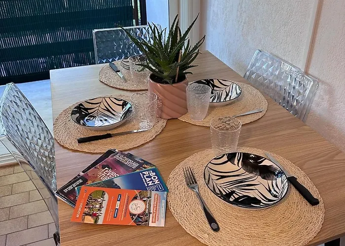 Spacious - Av De La Mediterranee - Air Conditioning - Wifi- Parking *