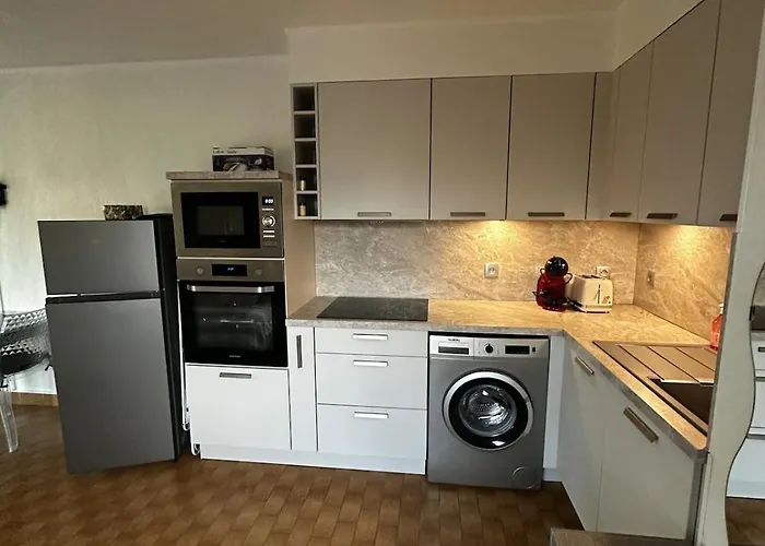 Spacious - Av De La Mediterranee - Air Conditioning - Wifi- Parking Apartament Marseillan (Herault)