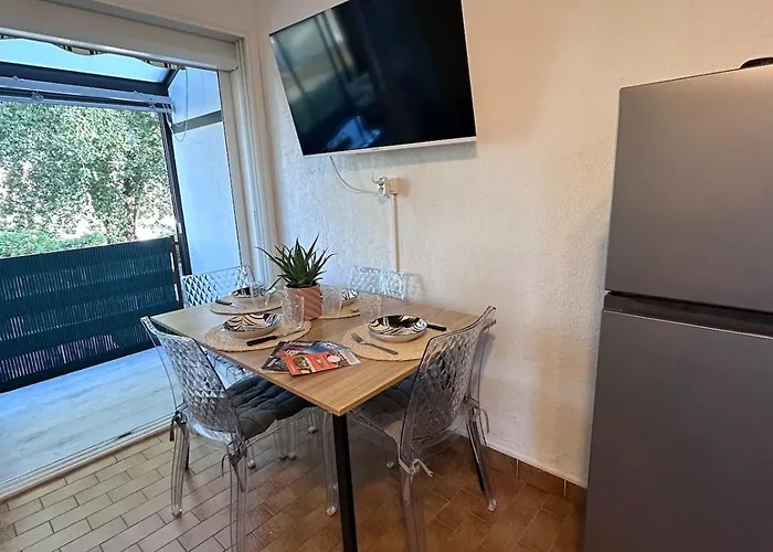 Spacious - Av De La Mediterranee - Air Conditioning - Wifi- Parking Apartament