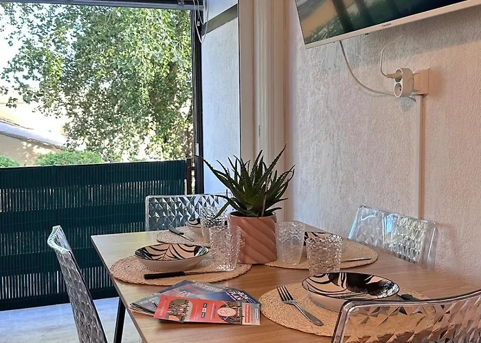 Apartament Spacious - Av De La Mediterranee - Air Conditioning - Wifi- Parking
